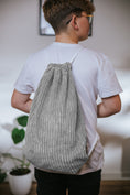 Bild in Galerie-Betrachter laden, Modische Rucksacktasche aus Cord