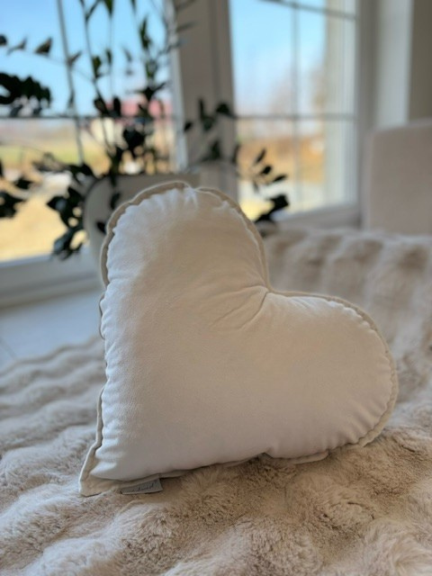 Coussin coeur en velours pour la Saint Valentin avec broderie personnalisée