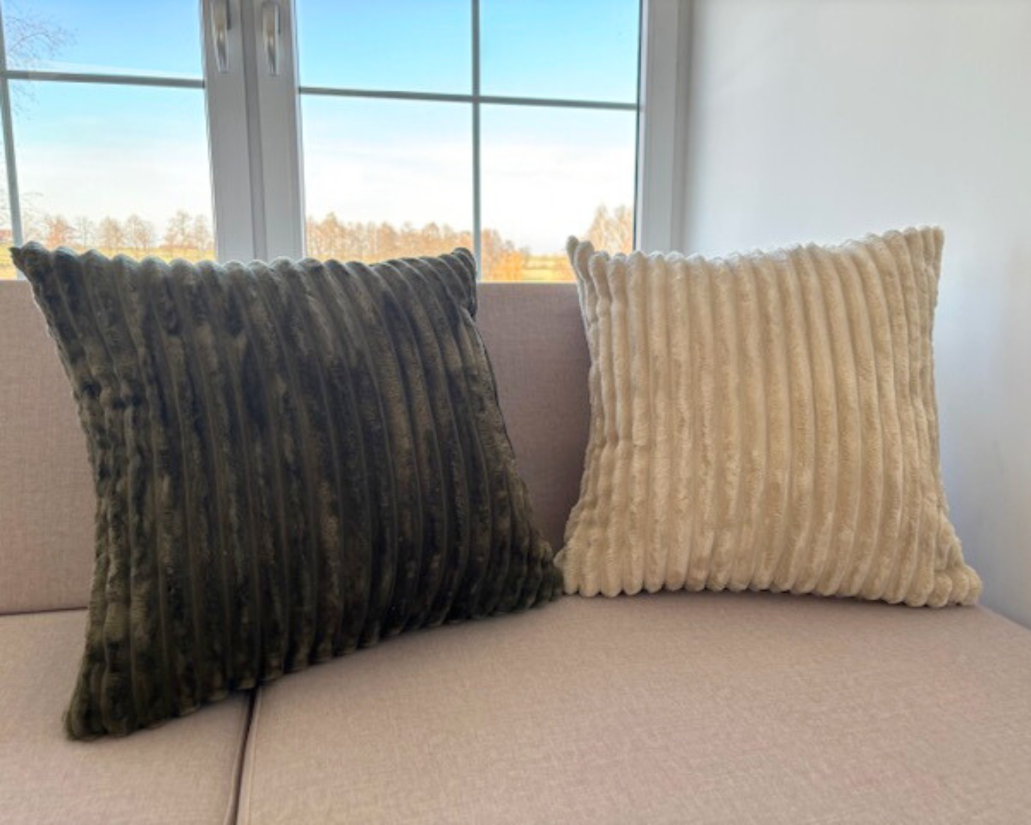 Coussins décoratifs en velours côtelé large