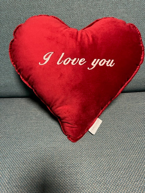 Coussin coeur en velours pour la Saint Valentin avec broderie personnalisée