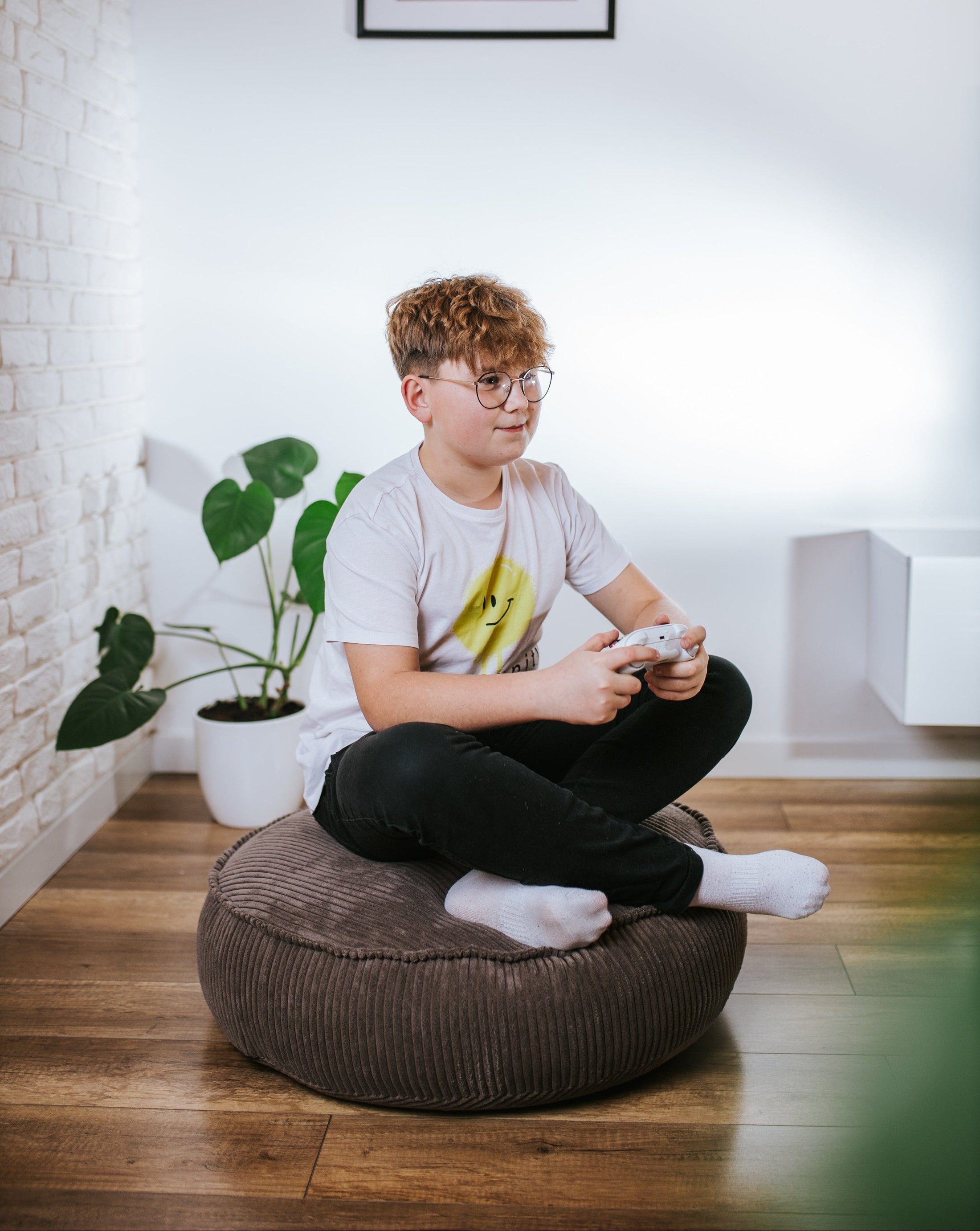 Pouf rotondo in velluto a coste, perfetto per un bambino - comfort per il tuo piccolo