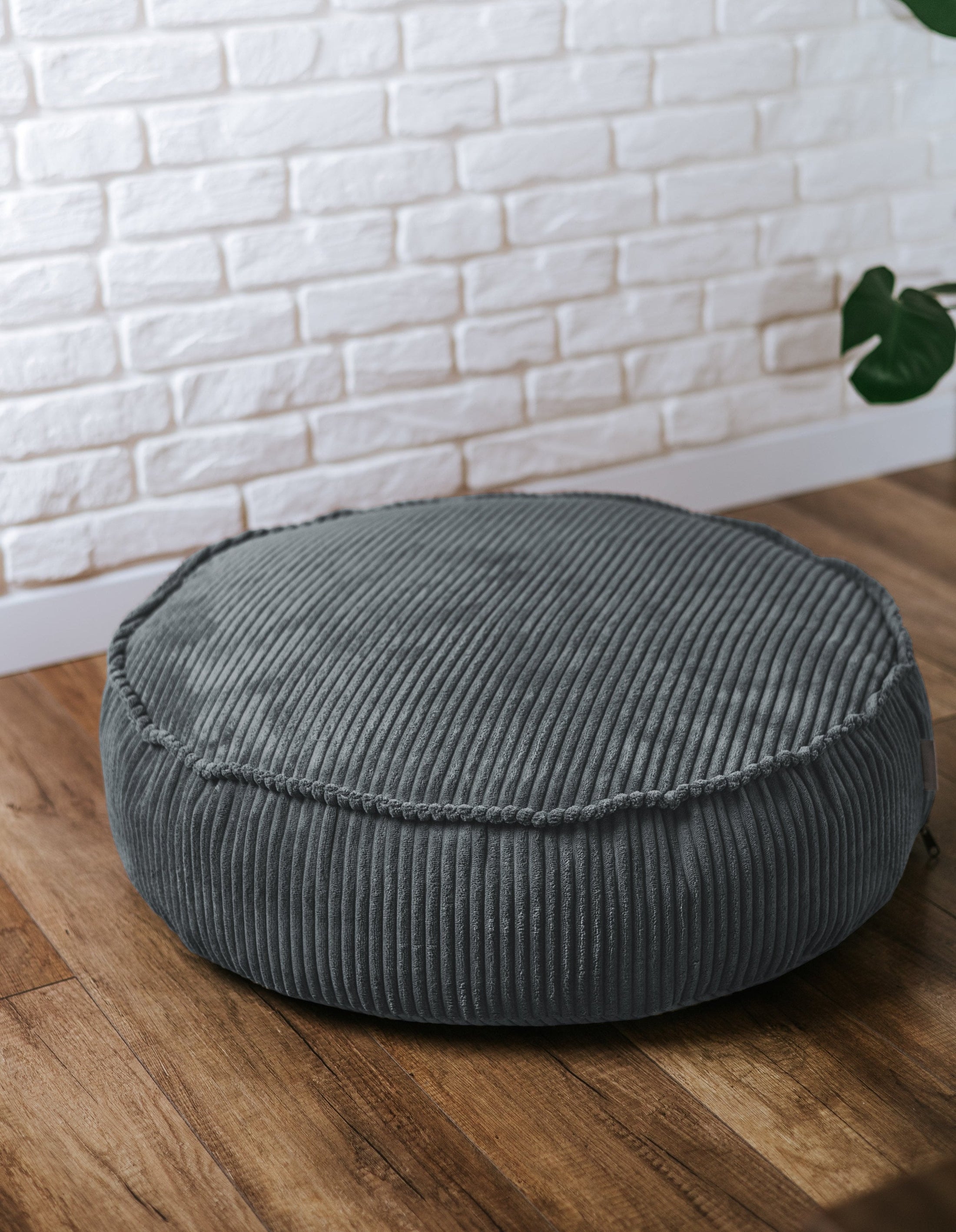 Pouf rotondo in velluto a coste, perfetto per un bambino - comfort per il tuo piccolo