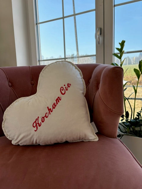 Coussin coeur en velours pour la Saint Valentin avec broderie personnalisée