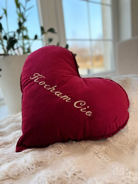 Coussin coeur en velours pour la Saint Valentin avec broderie personnalisée