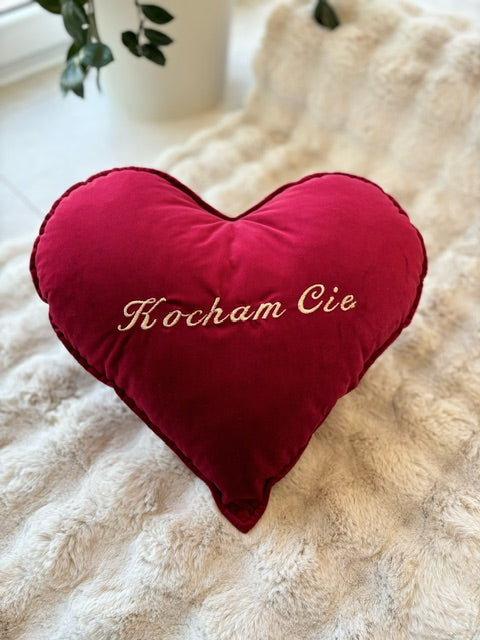 Coussin coeur en velours pour la Saint Valentin avec broderie personnalisée