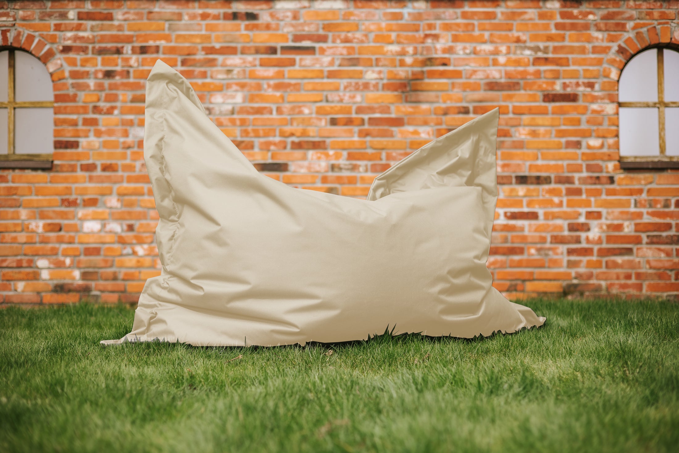 Sacco tipo Beanbag rettangolare in tre diversi dimensioni L, XL, XXL. Impermeabile per sdraiarsi e sedersi per interni ed esterni per salotto cameretta per bambini terazza giardino