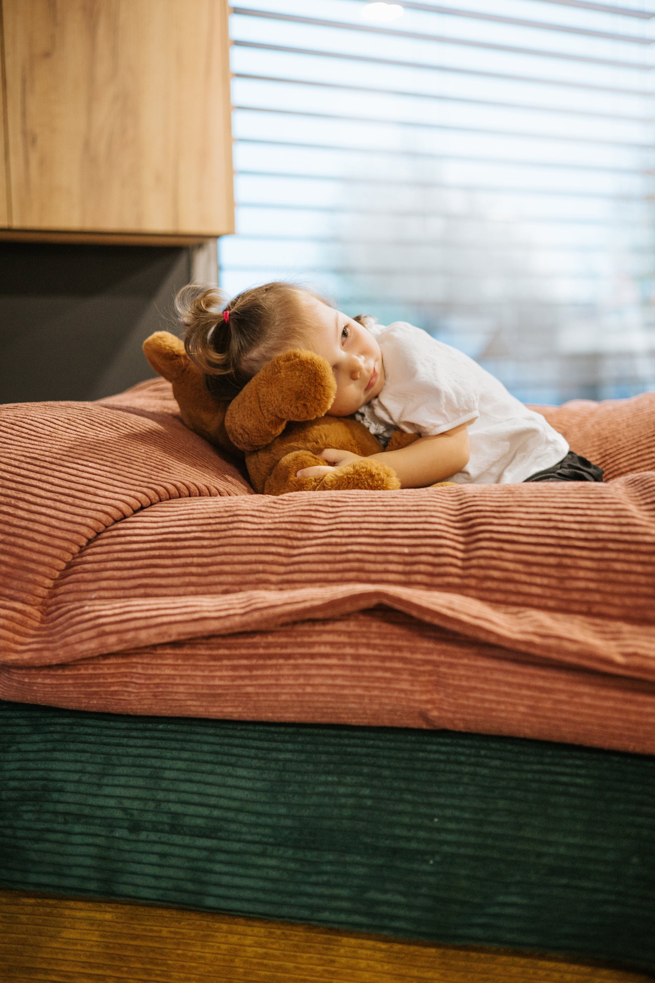 Pouf XXL en velours côtelé